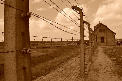 img-auschwitz2